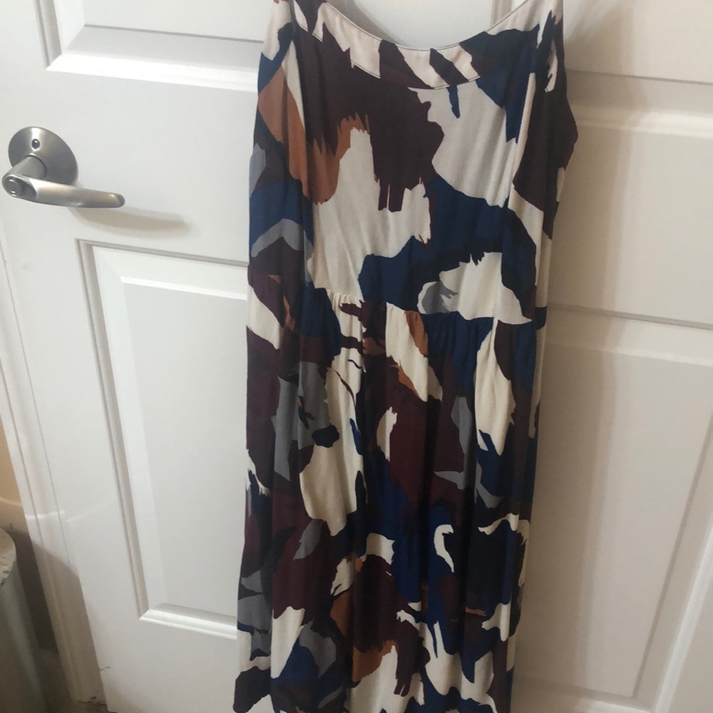 Patterned Dress - Picture 2 of 6